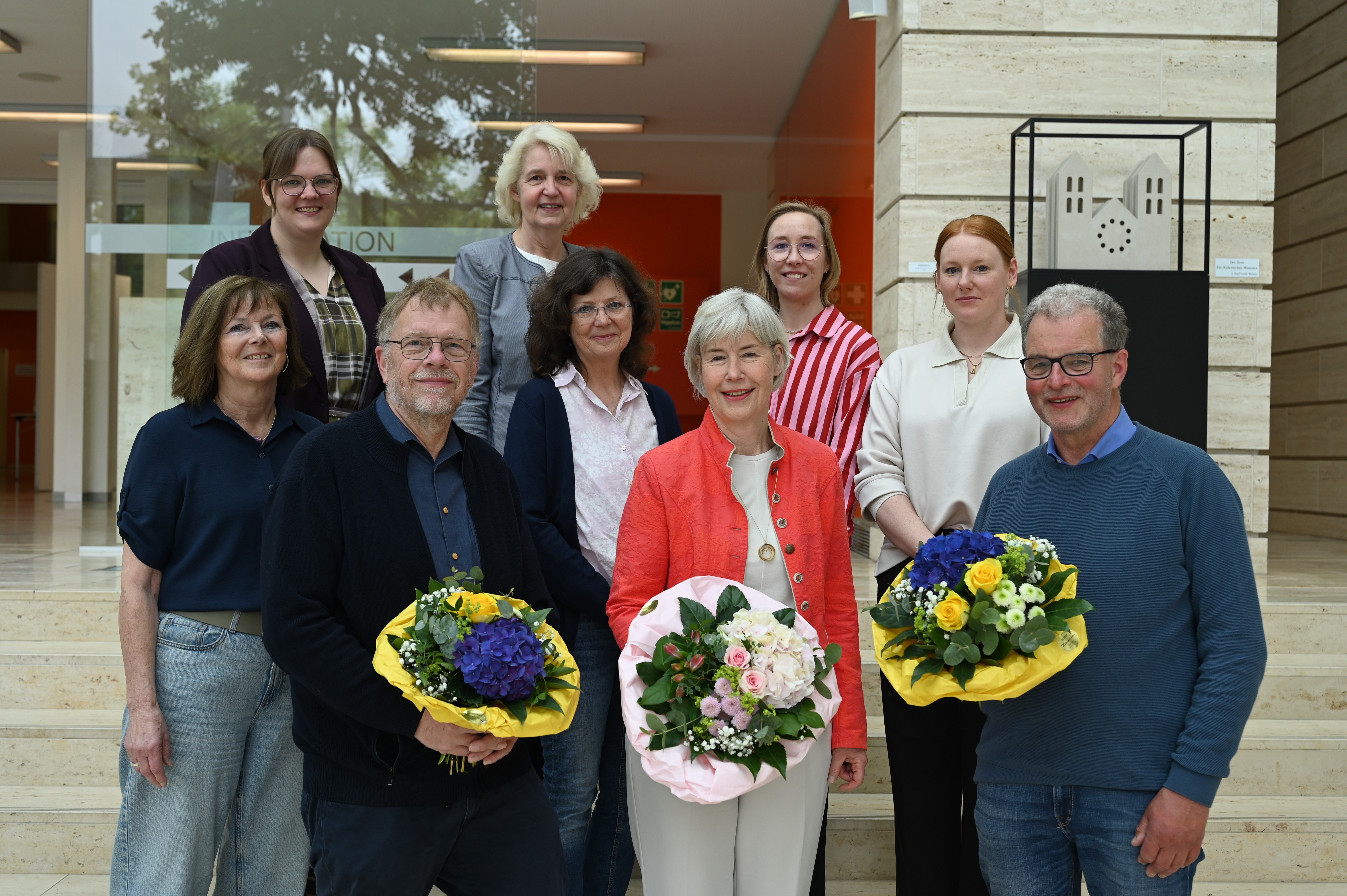 v.l.: Brigitte von Germeten-Ortmann, Elisabeth Fangmeyer, Ludger Risse, Margret Focke, Petra Timmer, Kerstin Schönlau, Anna-Lena Litsch, Merle Hoffmann, Thomas Kreutz